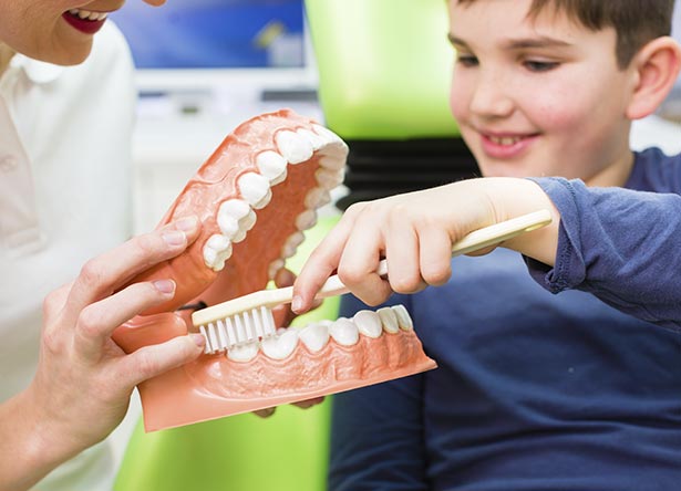 ¿Qué hacen los odontopediatras?